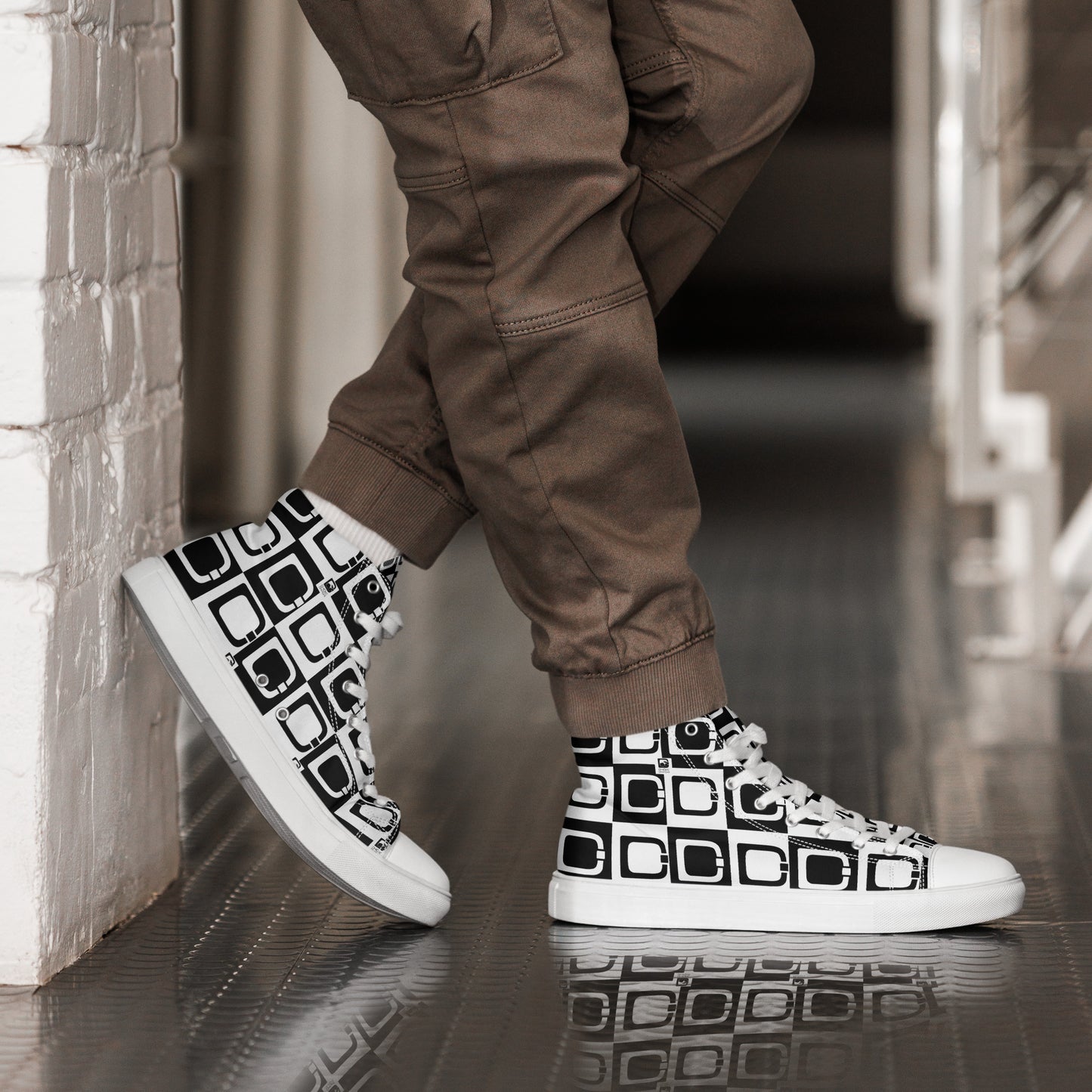 Dmachi Logo high top canvas shoes
