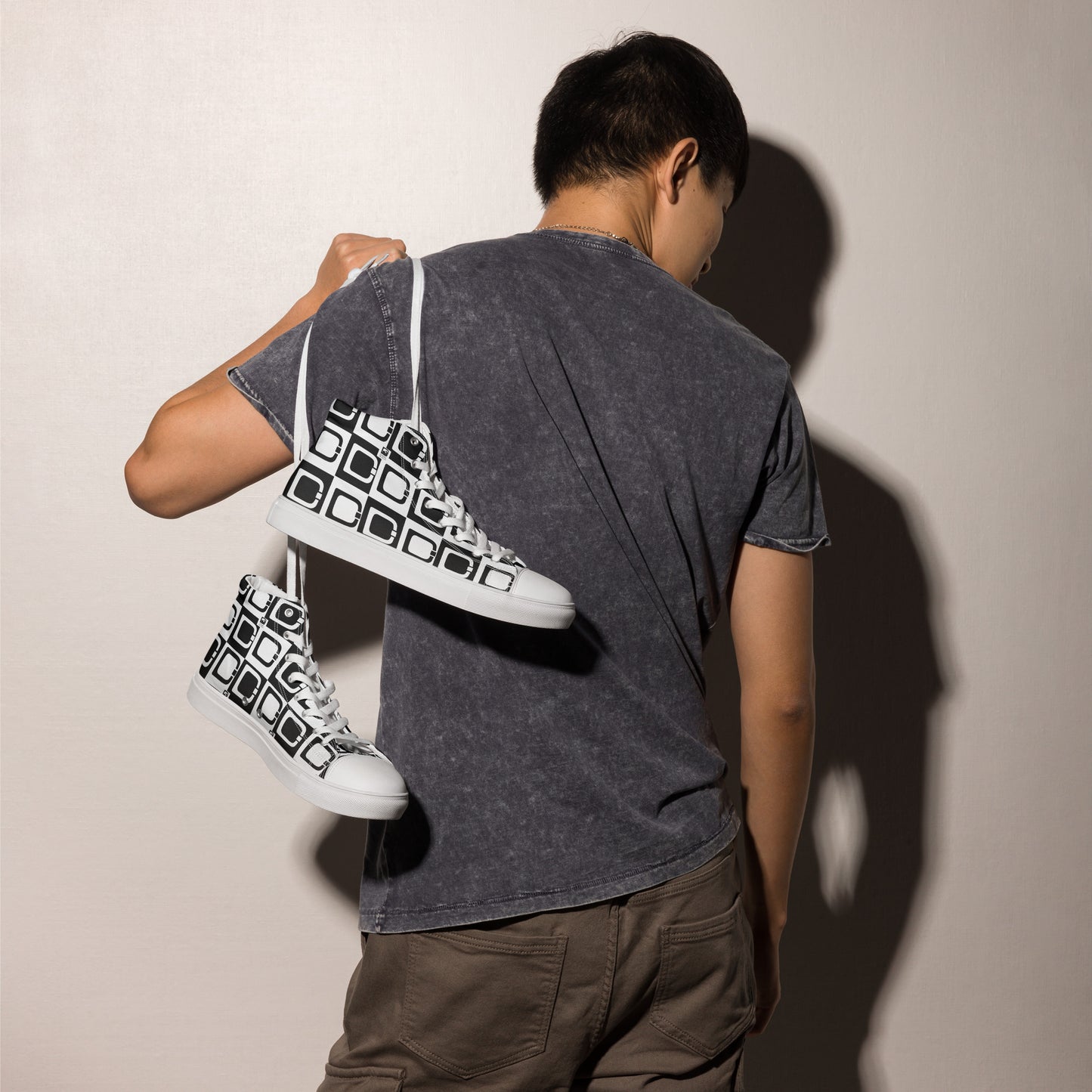 Dmachi Logo high top canvas shoes